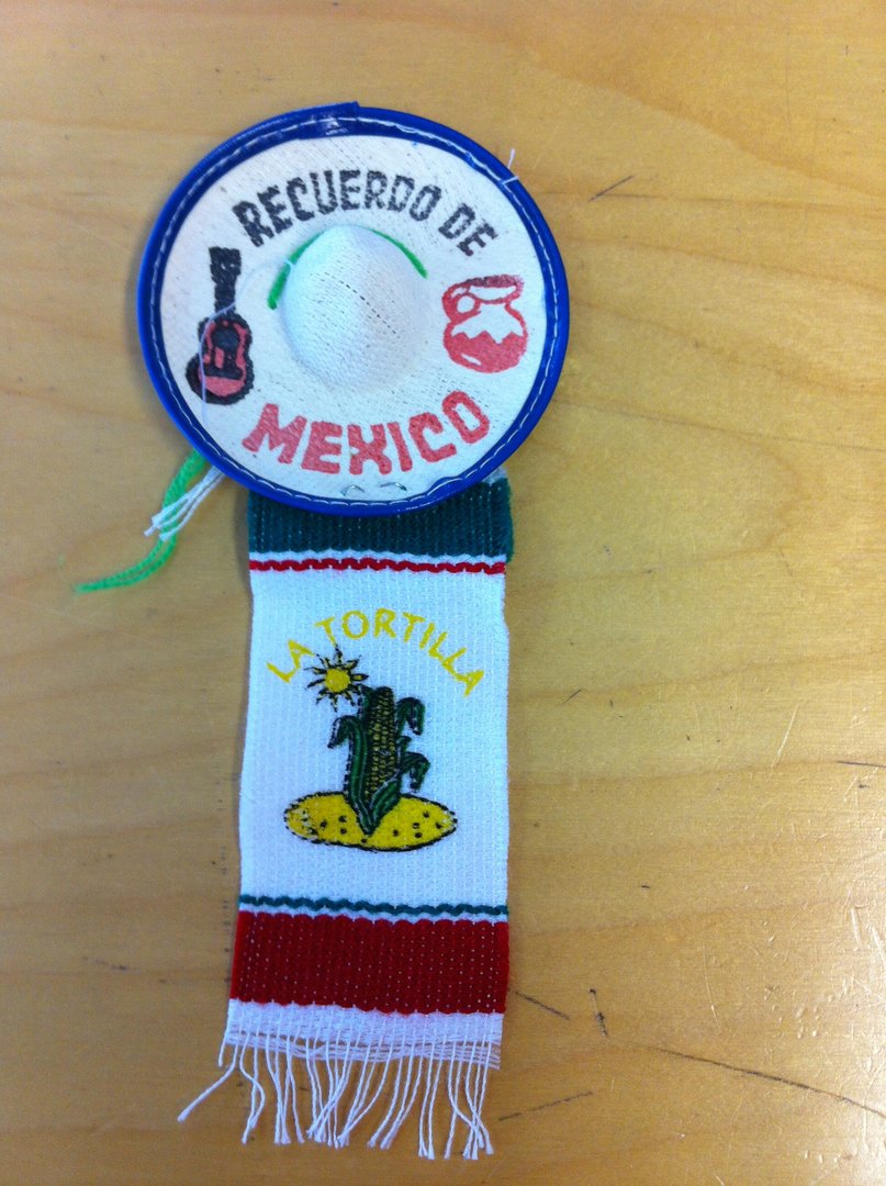 Mini-Sombrero, mit Deckchen